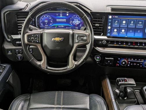 Iridescent Pearl Tricoat 2022 Chevrolet Silverado 1500 High Country