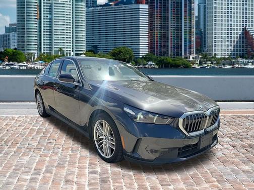 2024 BMW 530 530i