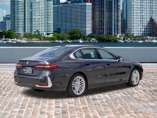 Dark Graphite 2024 BMW 530 530i