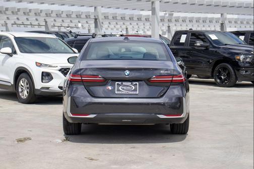 Dark Graphite 2024 BMW 530 530i