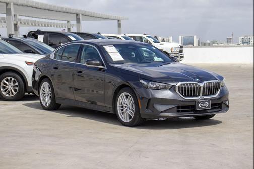Dark Graphite 2024 BMW 530 530i