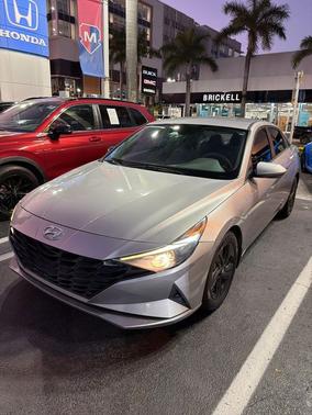 2022 Hyundai ELANTRA SEL