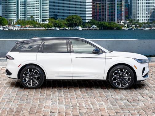 2024 Lincoln Nautilus Reserve