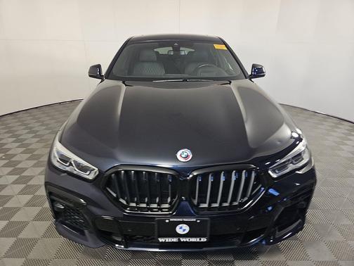 2023 BMW X6 M50i