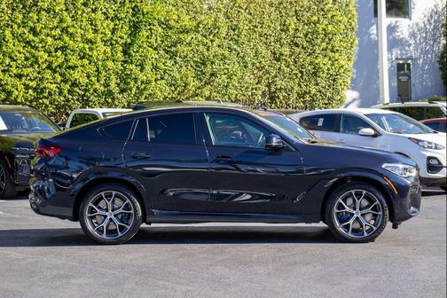 2023 BMW X6 M50i