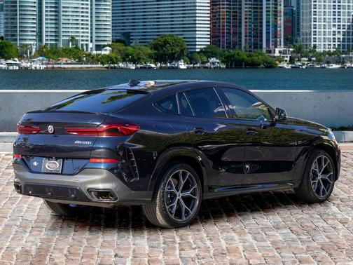 2023 BMW X6 M50i