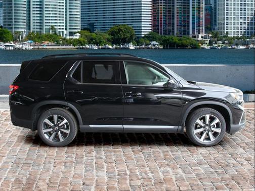 2025 Honda Pilot Touring 8-Passenger