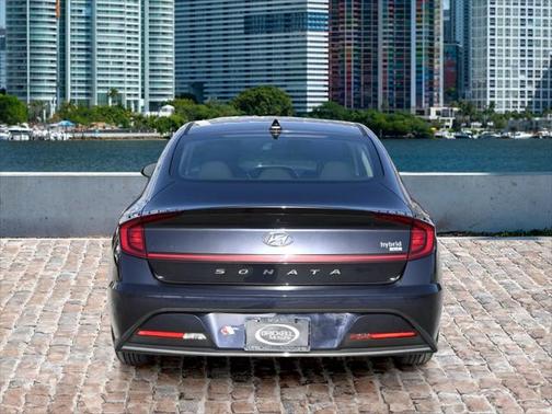 2022 Hyundai SONATA Hybrid Base