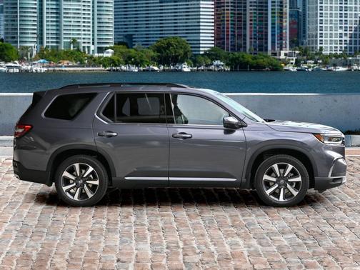 2025 Honda Pilot Touring 8-Passenger