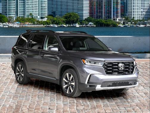 2025 Honda Pilot Touring 8-Passenger