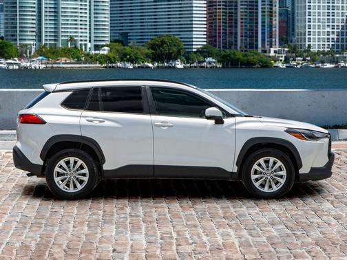 2022 Toyota Corolla Cross LE