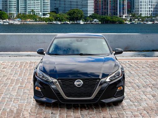 2020 Nissan Altima SR FWD