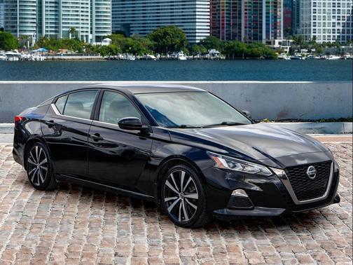 2020 Nissan Altima SR FWD