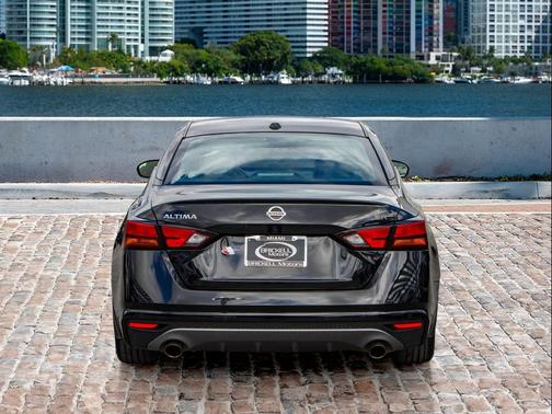 2020 Nissan Altima SR FWD