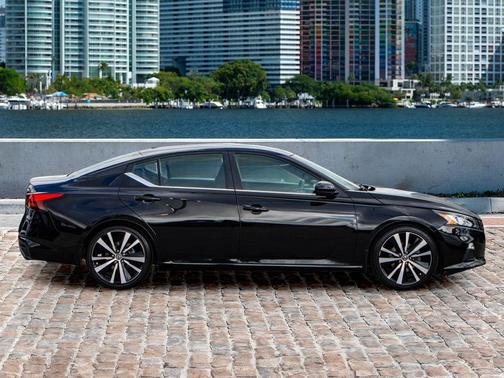 2020 Nissan Altima SR FWD