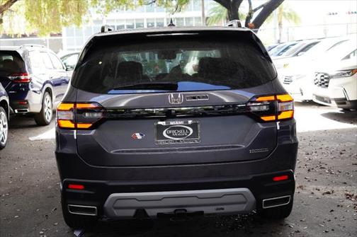 2025 Honda Pilot Touring 8-Passenger