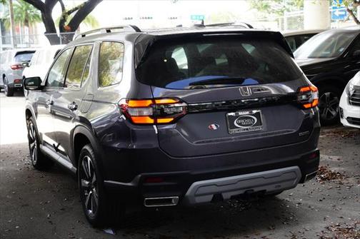 2025 Honda Pilot Touring 8-Passenger