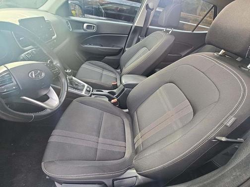 2023 Hyundai VENUE SEL
