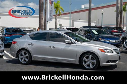 2013 Acura ILX 2.0L w/Premium Package