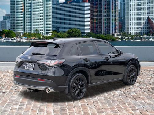 Platinum White Pearl 2024 Honda HR-V Sport