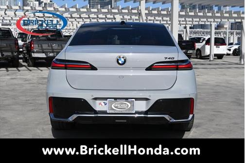 2023 BMW 740 i