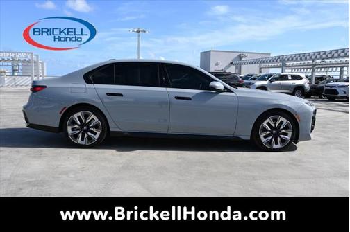 2023 BMW 740 i