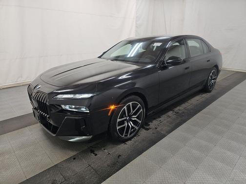 2023 BMW 740 i