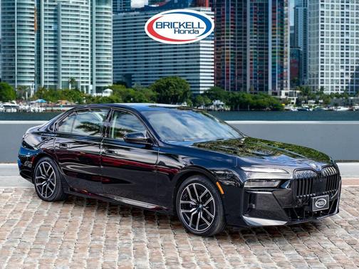 2023 BMW 740 i