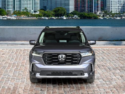 2025 Honda Pilot Touring 8-Passenger