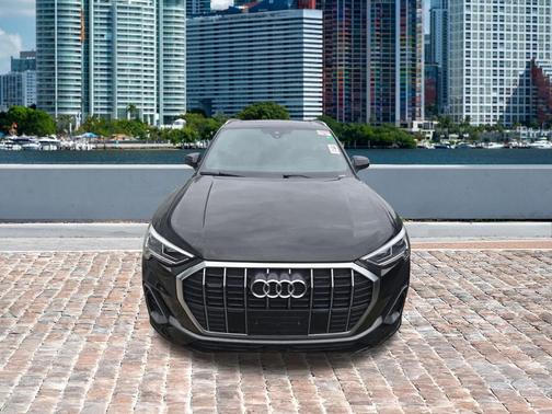 Mythos Black Metallic 2023 Audi Q3 Premium 45 TFSI S line quattro Tiptronic