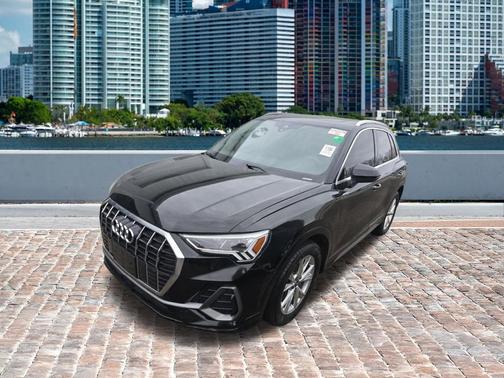 Mythos Black Metallic 2023 Audi Q3 Premium 45 TFSI S line quattro Tiptronic