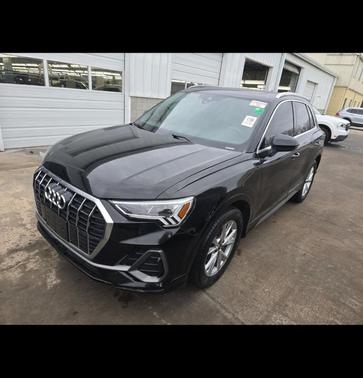 Mythos Black Metallic 2023 Audi Q3 Premium 45 TFSI S line quattro Tiptronic
