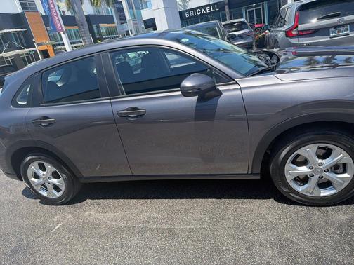 Modern Steel Metallic 2024 Honda HR-V LX