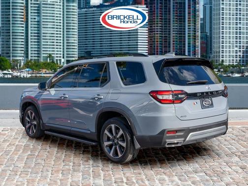 2023 Honda Pilot AWD Elite