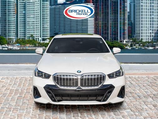 2025 BMW 530 530i