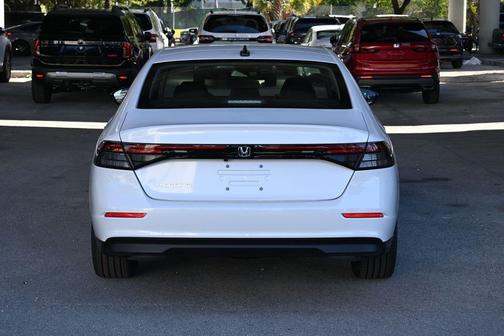 Platinum White Pearl 2026 Honda Accord SE