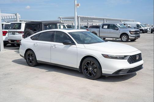 Platinum White Pearl 2025 Honda Accord