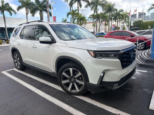 2023 Honda Pilot Touring 8-Passenger