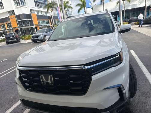 2023 Honda Pilot Touring 8-Passenger