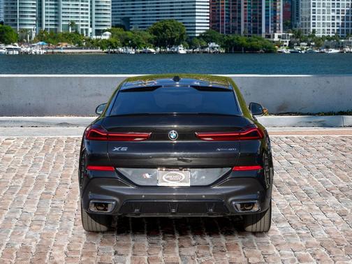 2024 BMW X6 xDrive40i