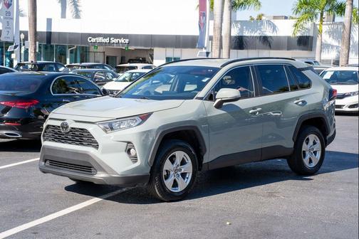 2021 Toyota RAV4 XLE