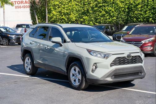 2021 Toyota RAV4 XLE
