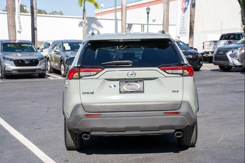 2021 Toyota RAV4 XLE