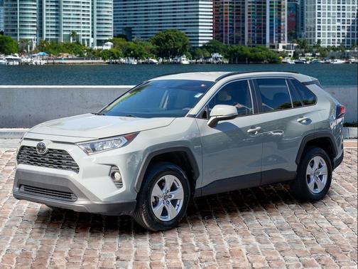 2021 Toyota RAV4 XLE