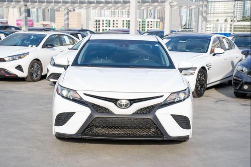 2018 Toyota Camry SE