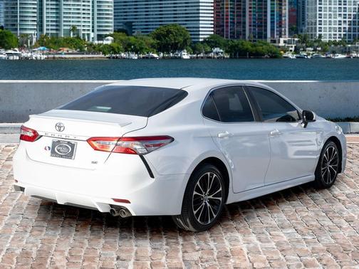 2018 Toyota Camry SE