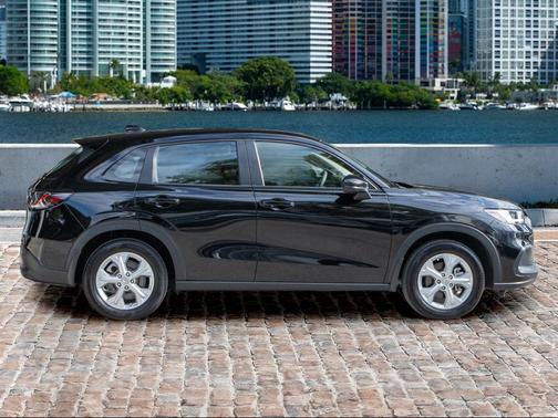 2023 Honda HR-V LX
