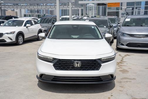 Platinum White Pearl 2025 Honda Accord