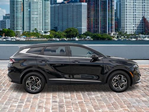 Fusion Black 2025 Kia Sportage LX