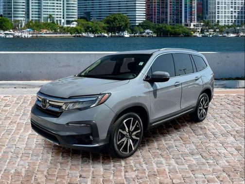 2022 Honda Pilot Touring 8-Passenger